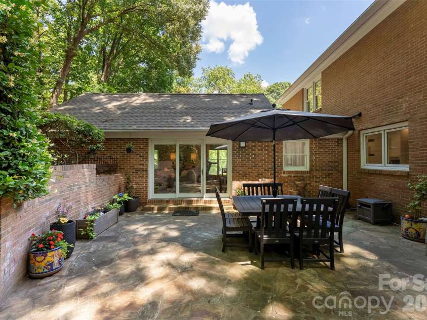 6613 Rocky Falls Road, Charlotte, NC 28211.  MLS# CAR4385008, YatesRealty ID 26072. 
