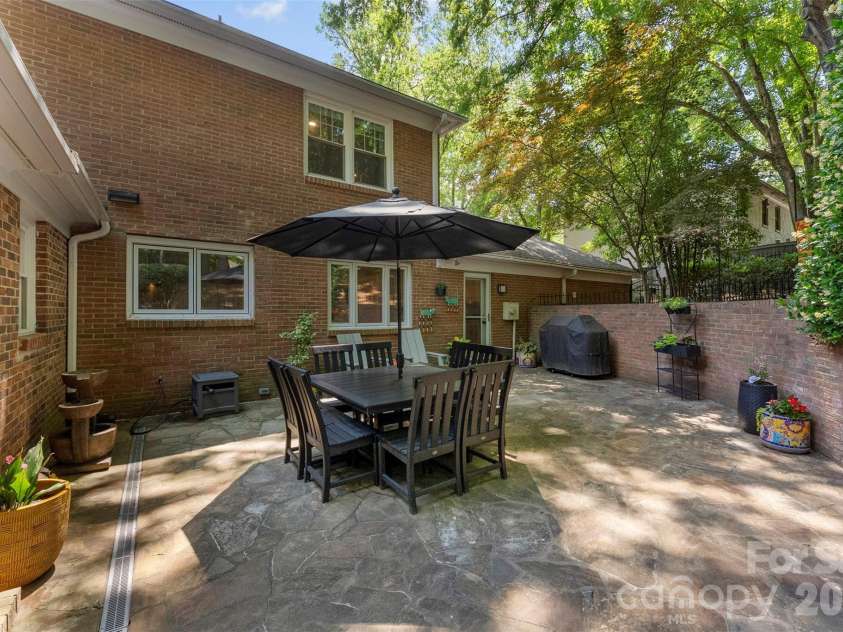 6613 Rocky Falls Road, Charlotte, NC 28211.  MLS# CAR4385008, YatesRealty ID 26072. 