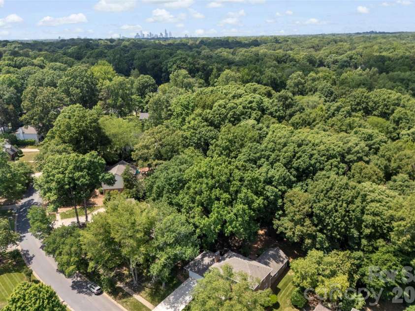 6613 Rocky Falls Road, Charlotte, NC 28211.  MLS# CAR4385008, YatesRealty ID 26072. 