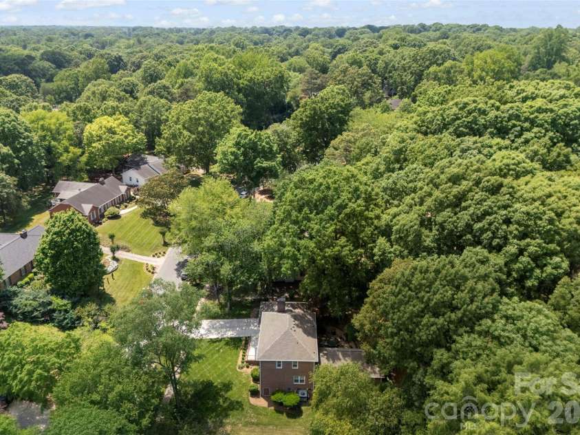 6613 Rocky Falls Road, Charlotte, NC 28211.  MLS# CAR4385008, YatesRealty ID 26072. 