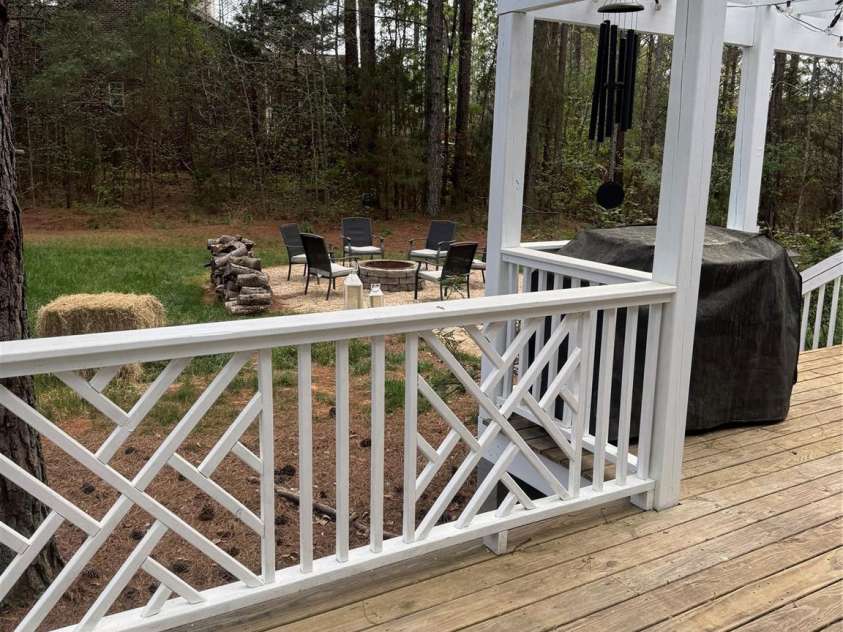 5111 Stockbridge Drive, Mount Holly, NC 28120.  MLS# CAR4353724, YatesRealty ID 26074. 