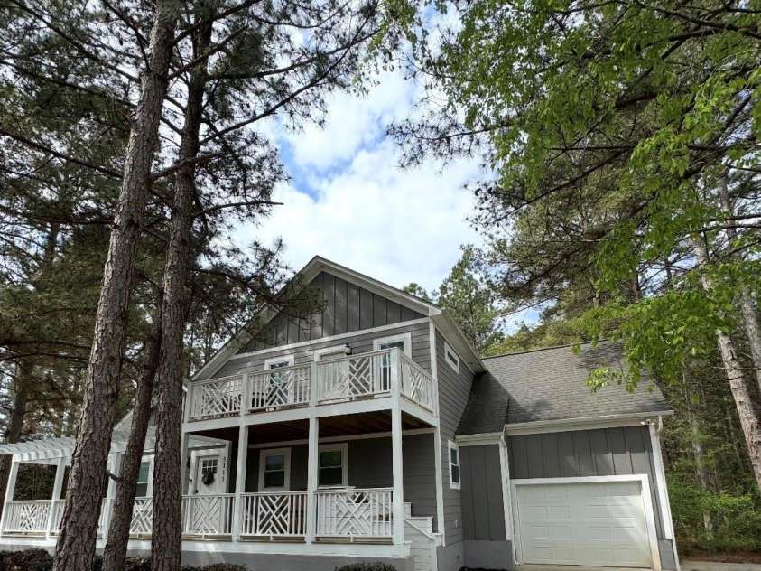 5111 Stockbridge Drive, Mount Holly, NC 28120.  MLS# CAR4353724, YatesRealty ID 26074. 