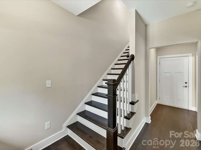 131 Grandin Road, Charlotte, NC 28208.  MLS# CAR4385124, YatesRealty ID 26079. 