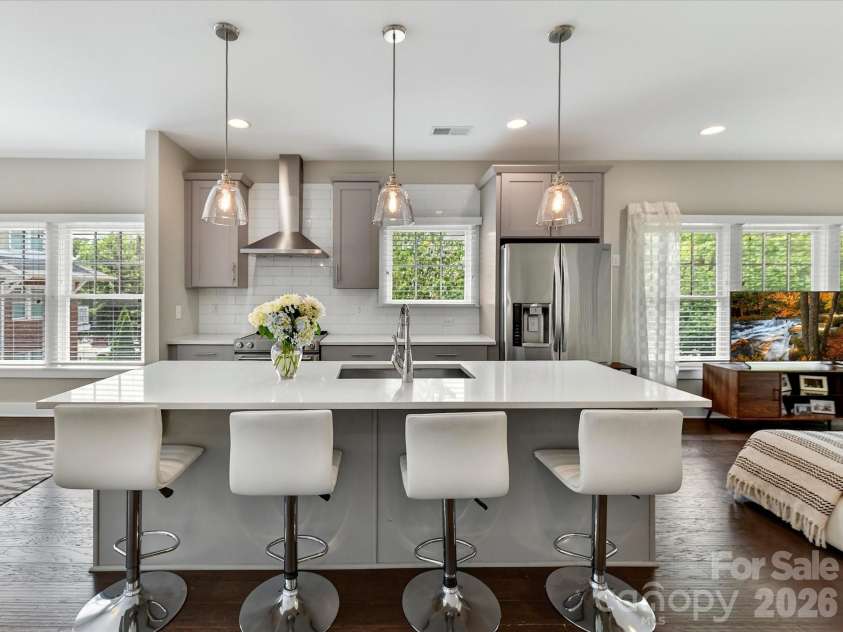 131 Grandin Road, Charlotte, NC 28208.  MLS# CAR4385124, YatesRealty ID 26079. 
