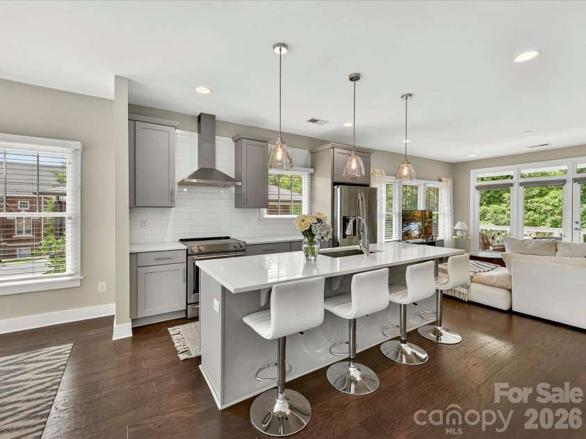 131 Grandin Road, Charlotte, NC 28208.  MLS# CAR4385124, YatesRealty ID 26079. 
