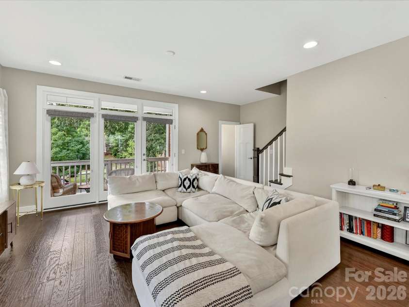 131 Grandin Road, Charlotte, NC 28208.  MLS# CAR4385124, YatesRealty ID 26079. 