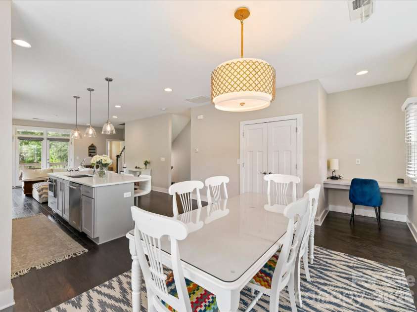 131 Grandin Road, Charlotte, NC 28208.  MLS# CAR4385124, YatesRealty ID 26079. 