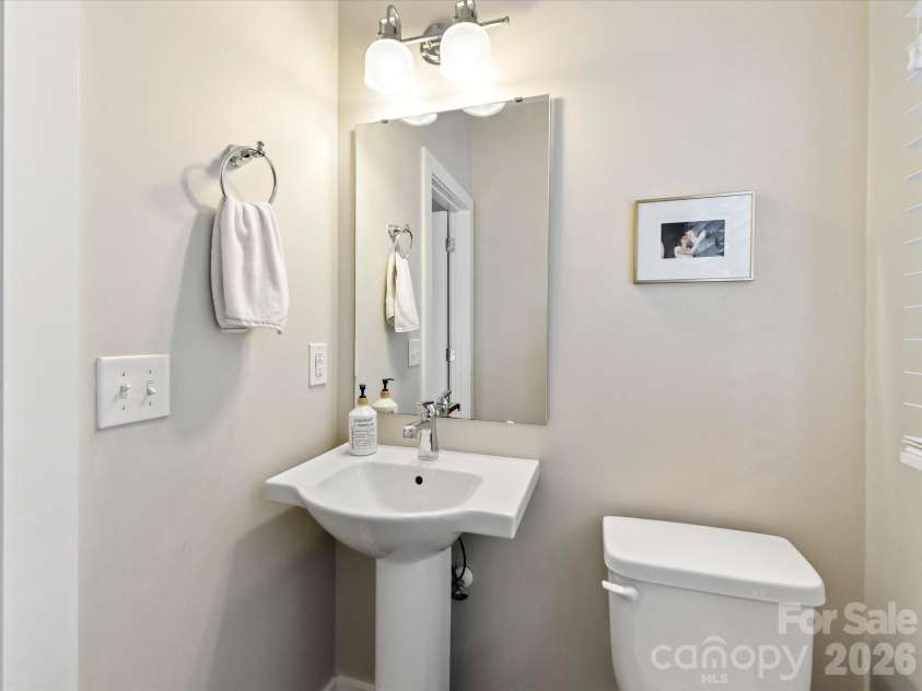 131 Grandin Road, Charlotte, NC 28208.  MLS# CAR4385124, YatesRealty ID 26079. 