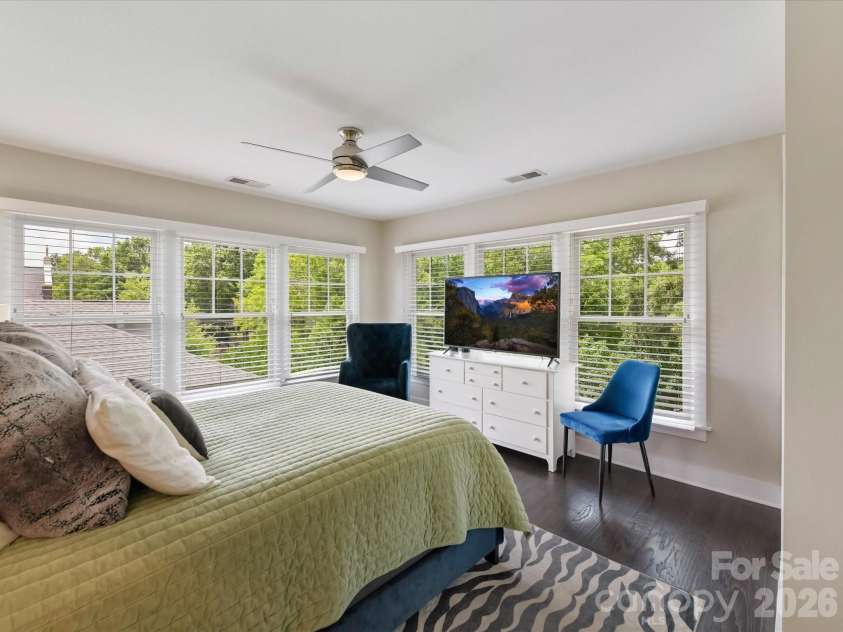 131 Grandin Road, Charlotte, NC 28208.  MLS# CAR4385124, YatesRealty ID 26079. 