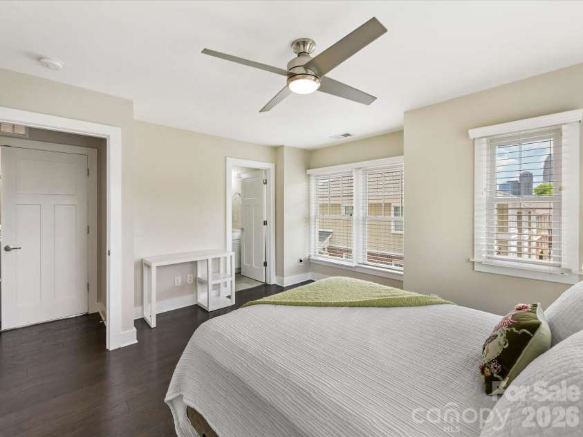 131 Grandin Road, Charlotte, NC 28208.  MLS# CAR4385124, YatesRealty ID 26079. 