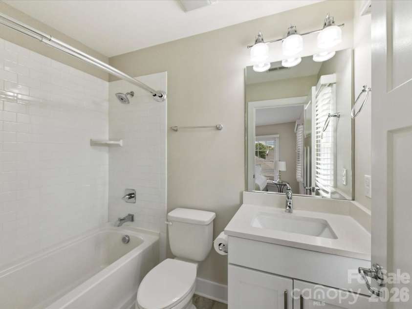 131 Grandin Road, Charlotte, NC 28208.  MLS# CAR4385124, YatesRealty ID 26079. 