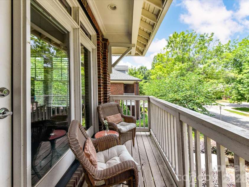 131 Grandin Road, Charlotte, NC 28208.  MLS# CAR4385124, YatesRealty ID 26079. 