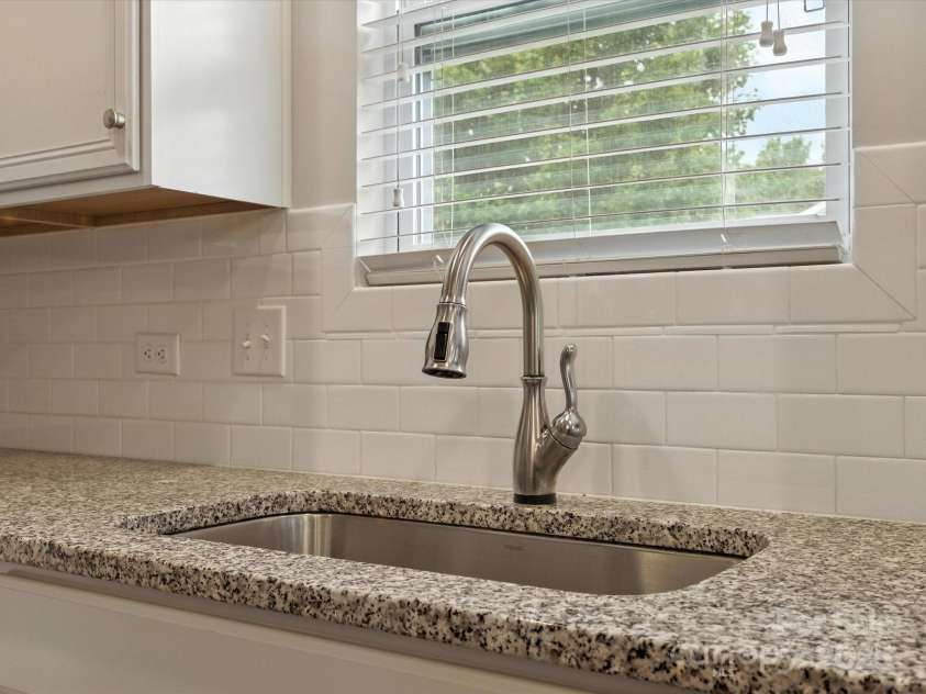 1628 Spring Blossom Trail, Fort Mill, SC 29708.  MLS# CAR4292124, YatesRealty ID 2608. Kitchen