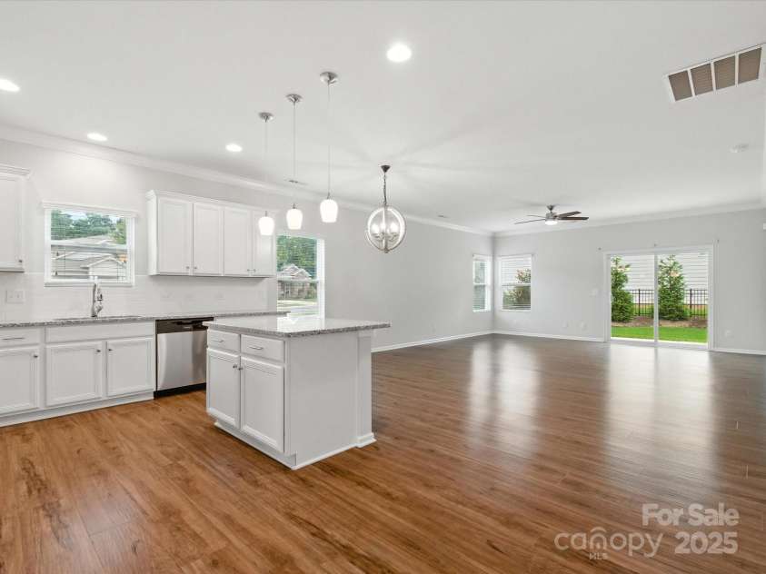 1628 Spring Blossom Trail, Fort Mill, SC 29708.  MLS# CAR4292124, YatesRealty ID 2608. Kitchen, Breakfast & Great Room
