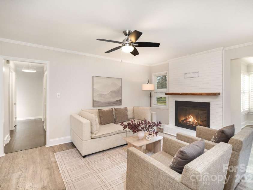 4136 Woodgreen Terrace, Charlotte, NC 28205.  MLS# CAR4232595, YatesRealty ID 2608. 