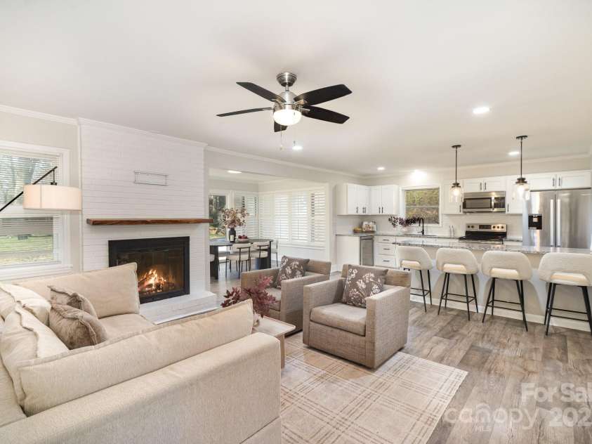 4136 Woodgreen Terrace, Charlotte, NC 28205.  MLS# CAR4232595, YatesRealty ID 2608. 