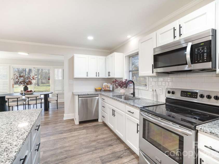 4136 Woodgreen Terrace, Charlotte, NC 28205.  MLS# CAR4232595, YatesRealty ID 2608. 