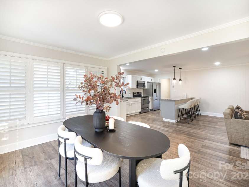 4136 Woodgreen Terrace, Charlotte, NC 28205.  MLS# CAR4232595, YatesRealty ID 2608. 