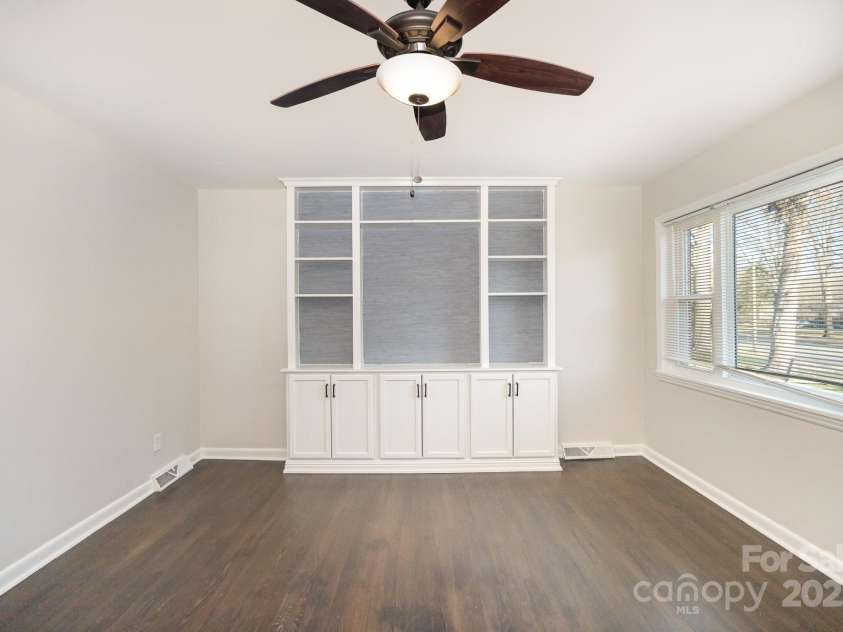 4136 Woodgreen Terrace, Charlotte, NC 28205.  MLS# CAR4232595, YatesRealty ID 2608. 
