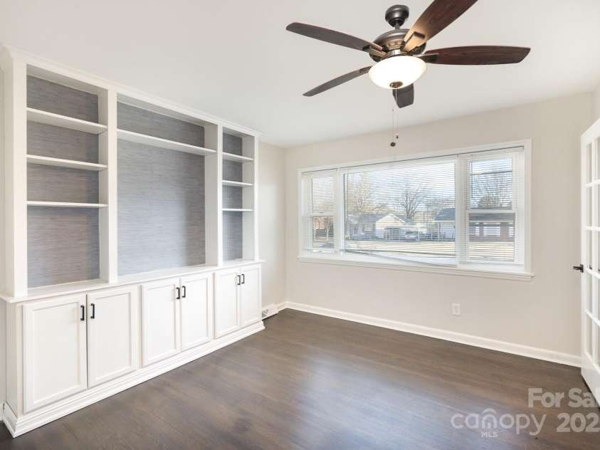 4136 Woodgreen Terrace, Charlotte, NC 28205.  MLS# CAR4232595, YatesRealty ID 2608. 