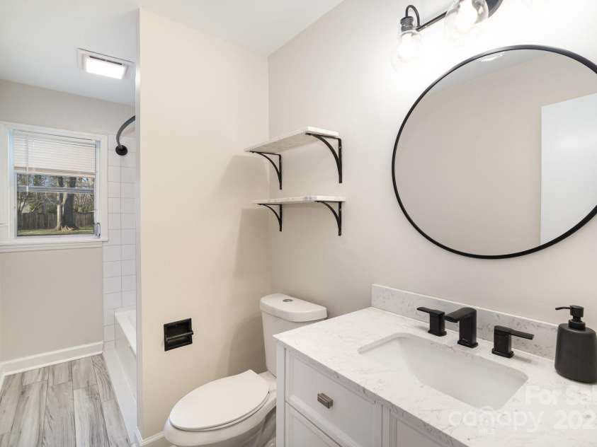 4136 Woodgreen Terrace, Charlotte, NC 28205.  MLS# CAR4232595, YatesRealty ID 2608. 