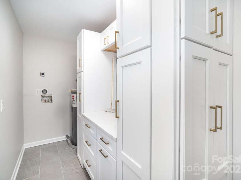 4136 Woodgreen Terrace, Charlotte, NC 28205.  MLS# CAR4232595, YatesRealty ID 2608. 