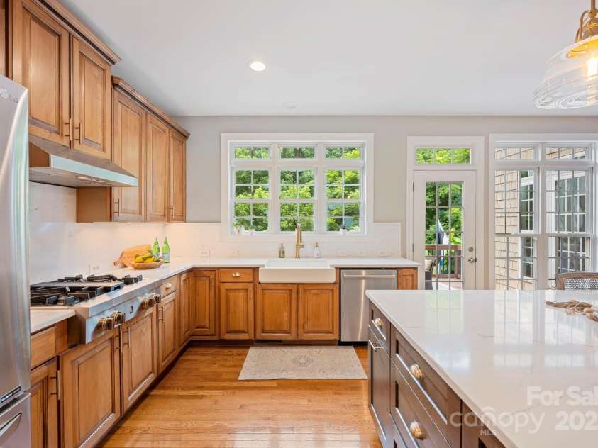 184 Melbourne Drive, Fort Mill, SC 29708.  MLS# CAR4270055, YatesRealty ID 26081. 