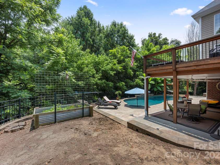 184 Melbourne Drive, Fort Mill, SC 29708.  MLS# CAR4270055, YatesRealty ID 26081. 