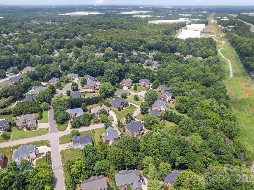 184 Melbourne Drive, Fort Mill, SC 29708.  MLS# CAR4270055, YatesRealty ID 26081. 