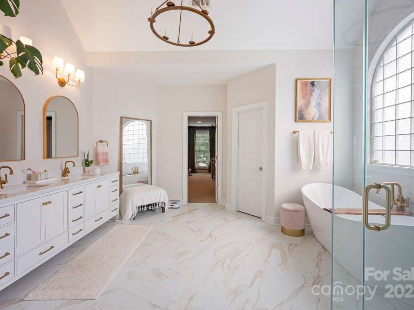 184 Melbourne Drive, Fort Mill, SC 29708.  MLS# CAR4270055, YatesRealty ID 26081. Fully Renovated primary Bathroom