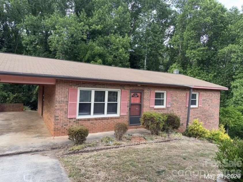 3734 Lail Avenue, Morganton, NC 28655.  MLS# CAR4385976, YatesRealty ID 26081. 