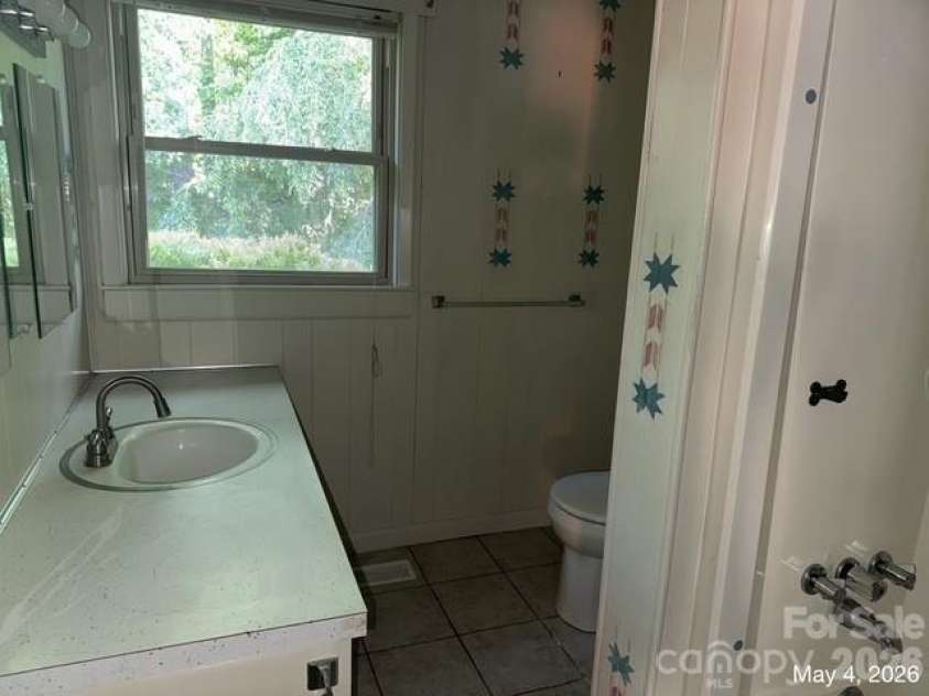 3734 Lail Avenue, Morganton, NC 28655.  MLS# CAR4385976, YatesRealty ID 26081. 
