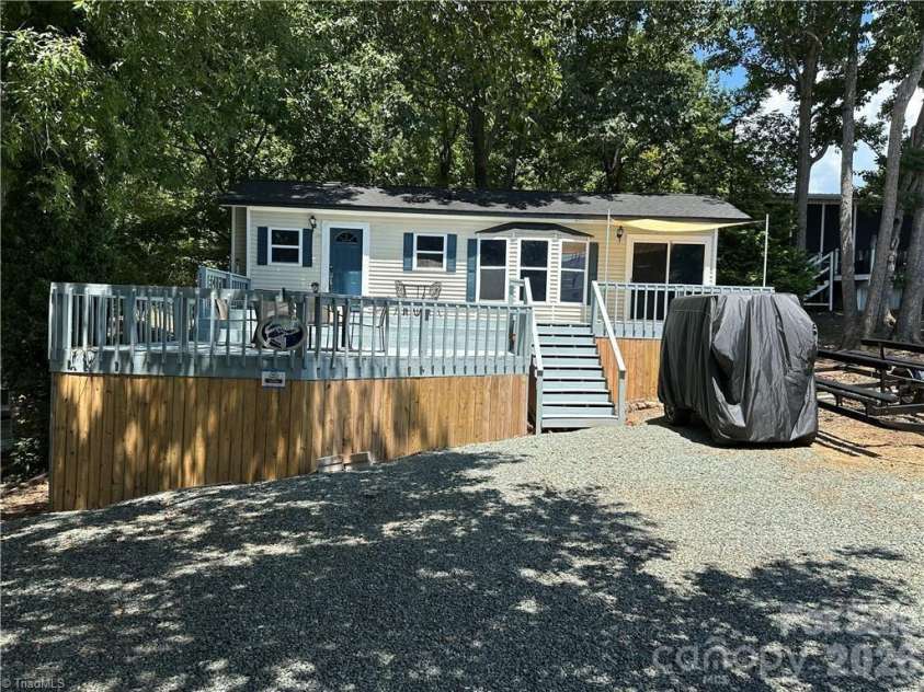 112 Cardinal Drive, New London, NC 28127.  MLS# CAR4383252, YatesRealty ID 26085. 