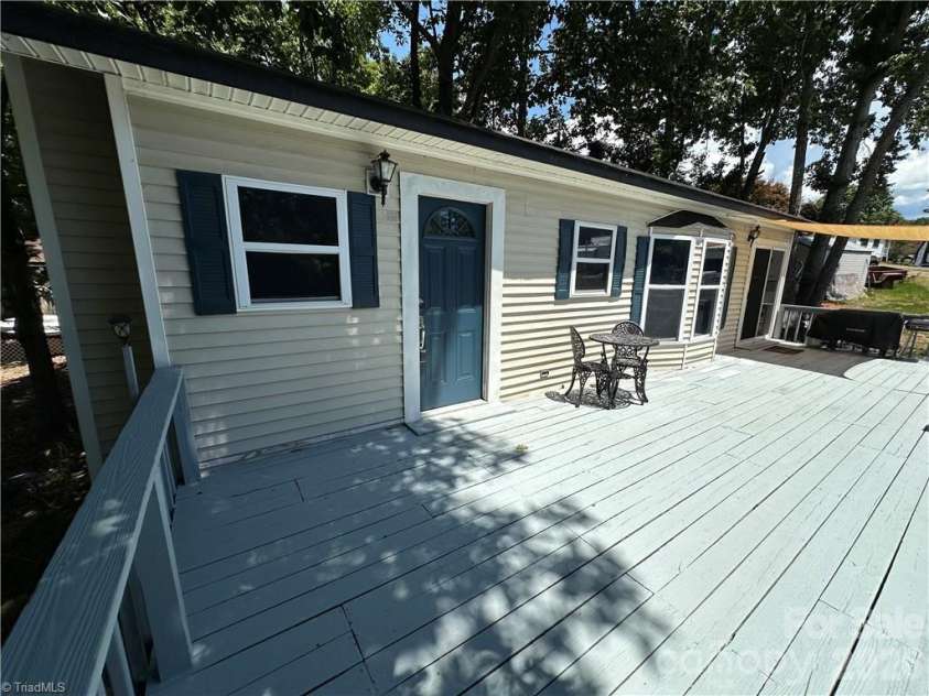 112 Cardinal Drive, New London, NC 28127.  MLS# CAR4383252, YatesRealty ID 26085. 