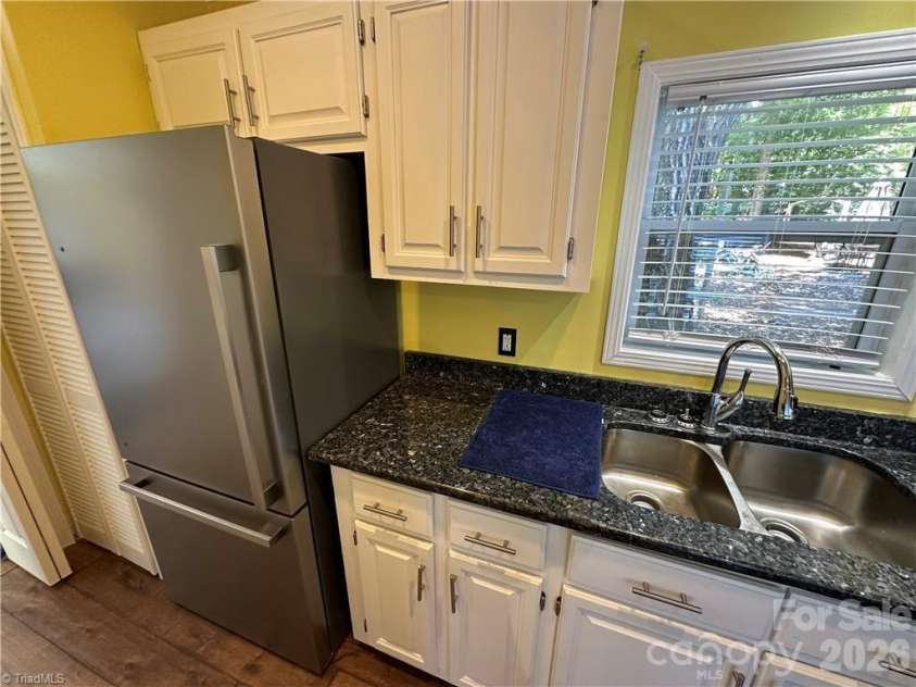 112 Cardinal Drive, New London, NC 28127.  MLS# CAR4383252, YatesRealty ID 26085. 
