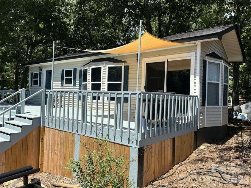 112 Cardinal Drive, New London, NC 28127.  MLS# CAR4383252, YatesRealty ID 26085. 