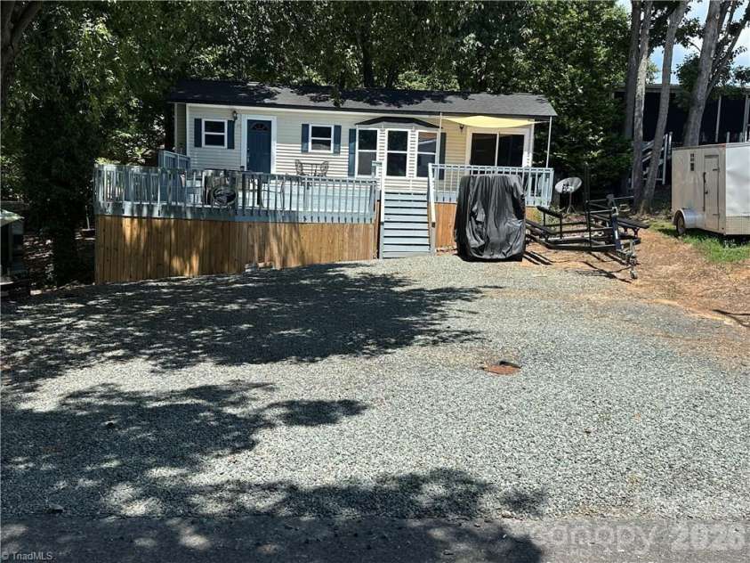 112 Cardinal Drive, New London, NC 28127.  MLS# CAR4383252, YatesRealty ID 26085. 