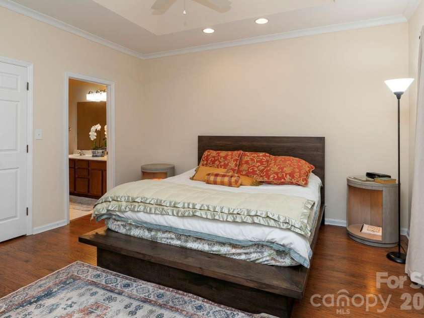 5935 Fitzwilliams Lane, Charlotte, NC 28270.  MLS# CAR4386781, YatesRealty ID 26086. 