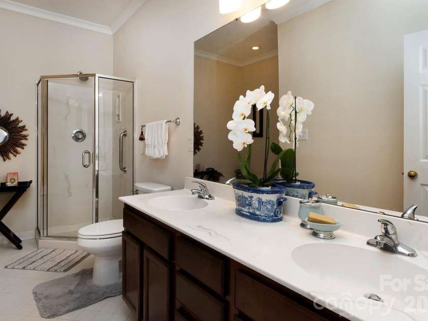 5935 Fitzwilliams Lane, Charlotte, NC 28270.  MLS# CAR4386781, YatesRealty ID 26086. 