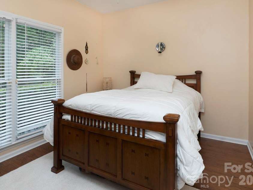 5935 Fitzwilliams Lane, Charlotte, NC 28270.  MLS# CAR4386781, YatesRealty ID 26086. 