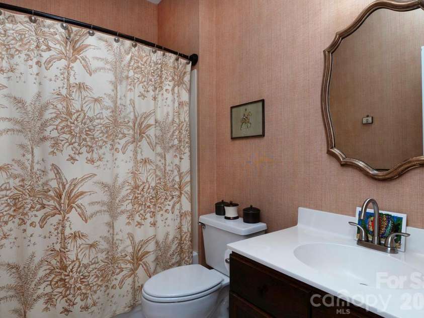 5935 Fitzwilliams Lane, Charlotte, NC 28270.  MLS# CAR4386781, YatesRealty ID 26086. 