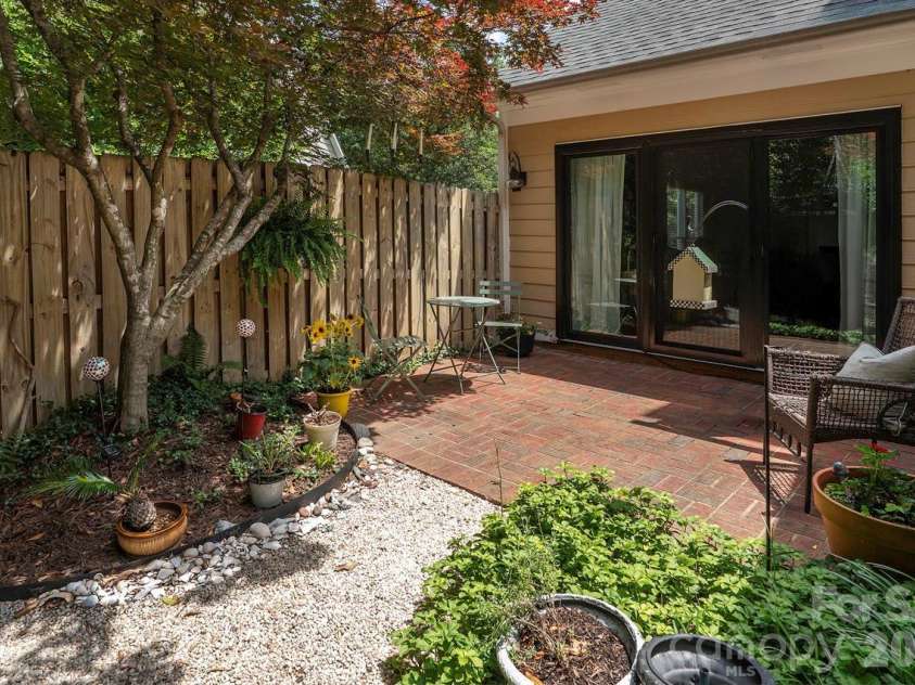 5935 Fitzwilliams Lane, Charlotte, NC 28270.  MLS# CAR4386781, YatesRealty ID 26086. 
