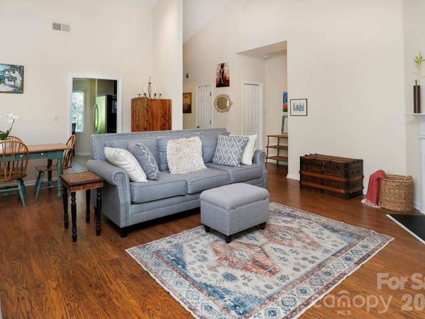 5935 Fitzwilliams Lane, Charlotte, NC 28270.  MLS# CAR4386781, YatesRealty ID 26086. 