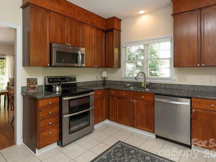 5935 Fitzwilliams Lane, Charlotte, NC 28270.  MLS# CAR4386781, YatesRealty ID 26086. 