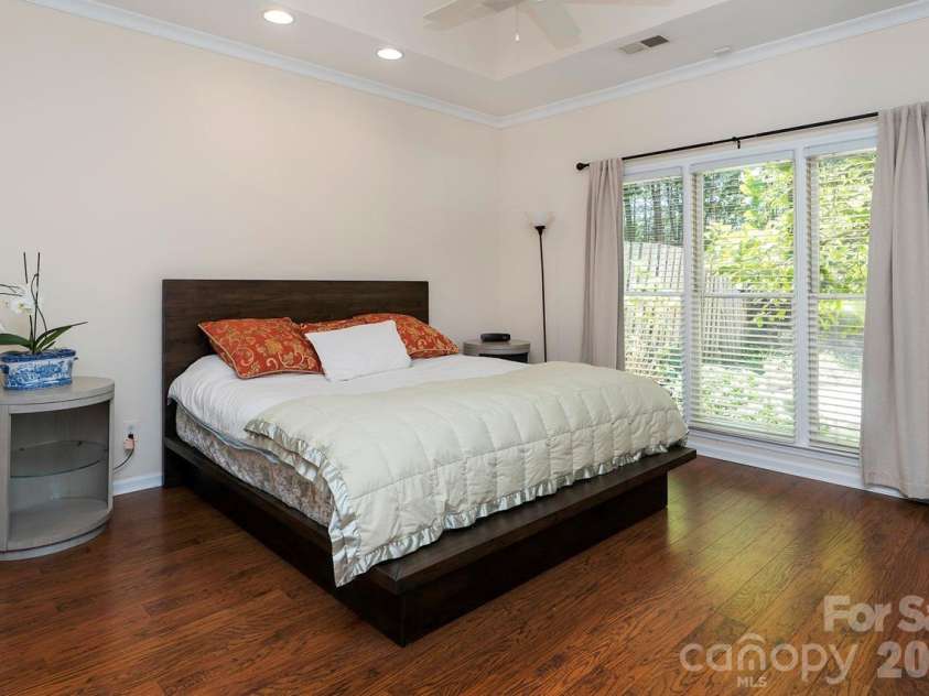 5935 Fitzwilliams Lane, Charlotte, NC 28270.  MLS# CAR4386781, YatesRealty ID 26086. 