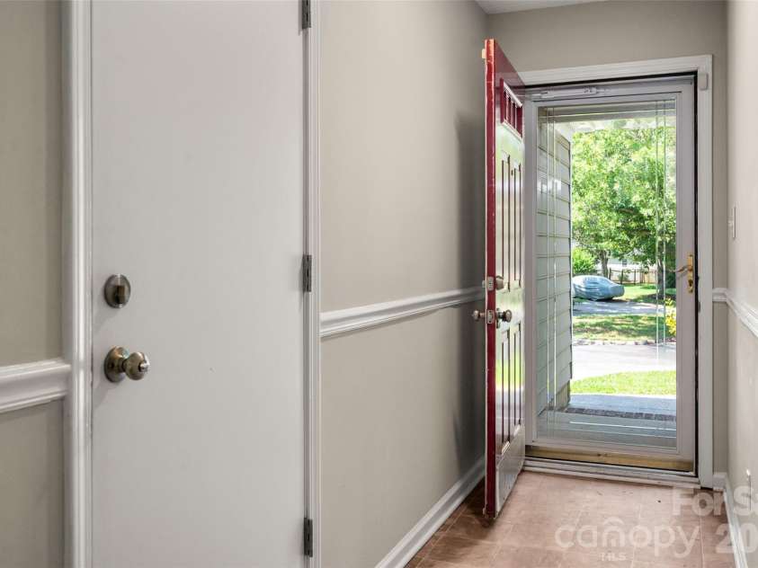 12133 Cartgate Lane, Charlotte, NC 28273.  MLS# CAR4387408, YatesRealty ID 26087. 