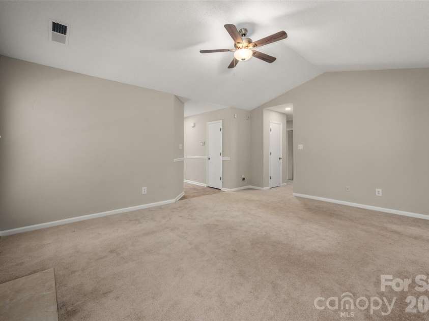 12133 Cartgate Lane, Charlotte, NC 28273.  MLS# CAR4387408, YatesRealty ID 26087. 