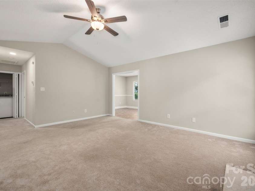 12133 Cartgate Lane, Charlotte, NC 28273.  MLS# CAR4387408, YatesRealty ID 26087. 