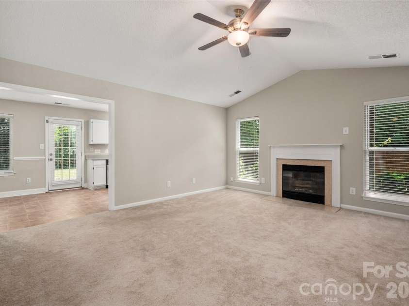 12133 Cartgate Lane, Charlotte, NC 28273.  MLS# CAR4387408, YatesRealty ID 26087. 