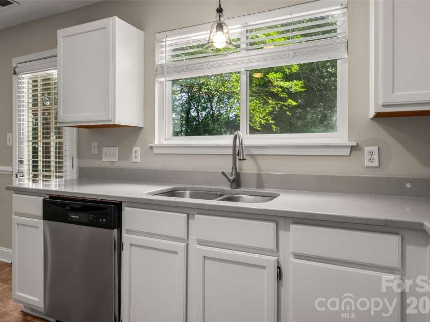 12133 Cartgate Lane, Charlotte, NC 28273.  MLS# CAR4387408, YatesRealty ID 26087. 